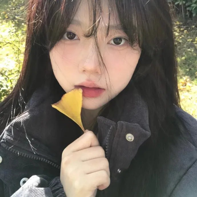 黑暗中的两个人